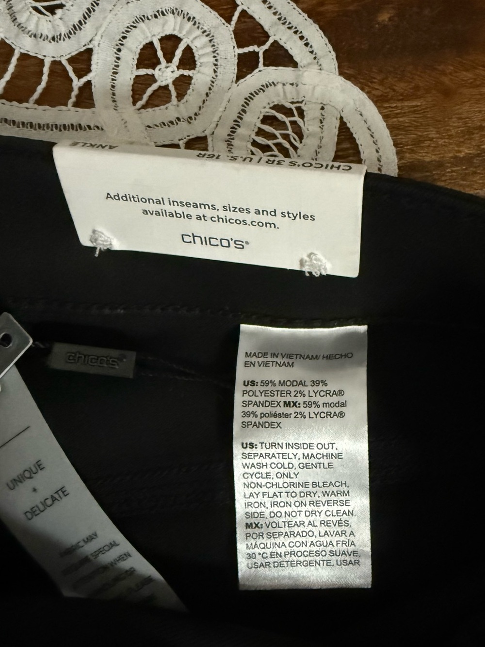 NWT Chico’s So Slimming Girlfriend Slim Leg Pants 3R 16 Black Faux Leather Look - Picture 12 of 12